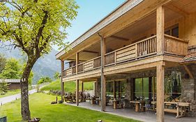 Lmc Guesthouse